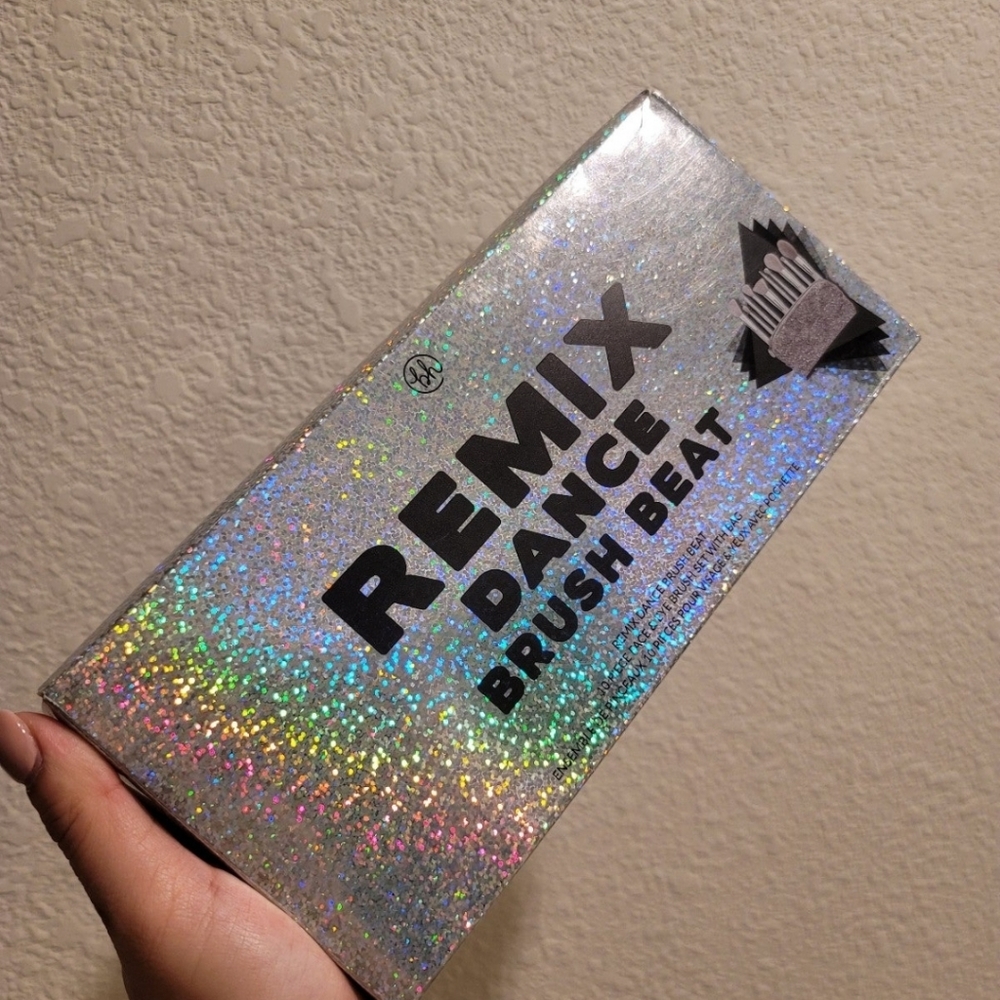 BH Cosmetics Remix Dance Brush Beat